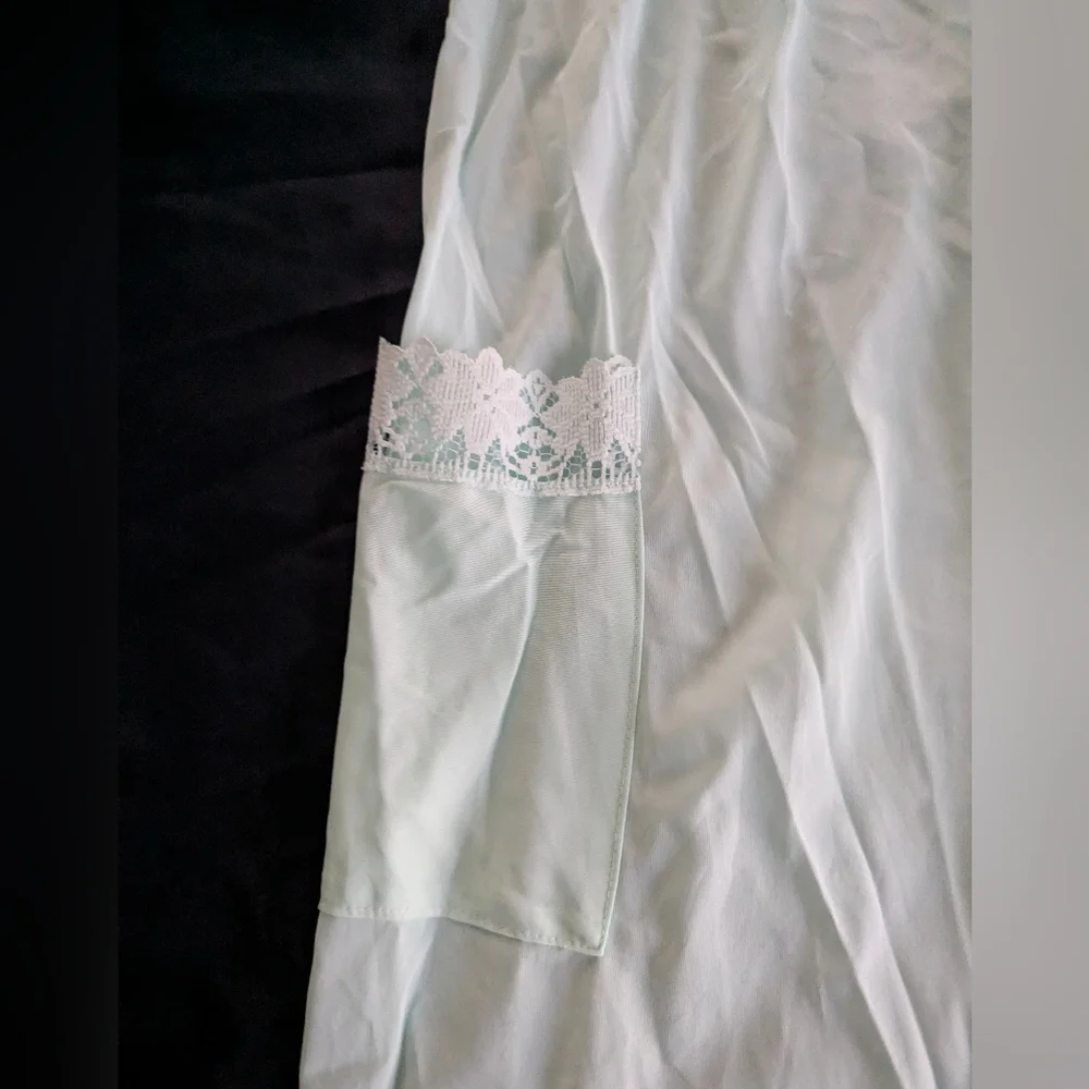 Kelly Reed Vintage Chiffon Robe - Picture 3 of 11
